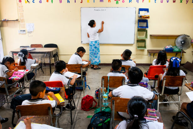 bajos salarios docentes 1 xzBwLc