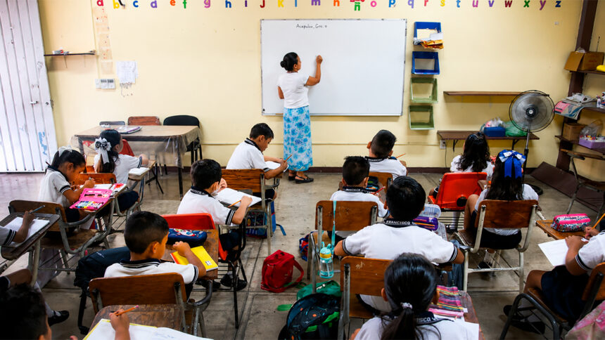 bajos salarios docentes 1 xzBwLc