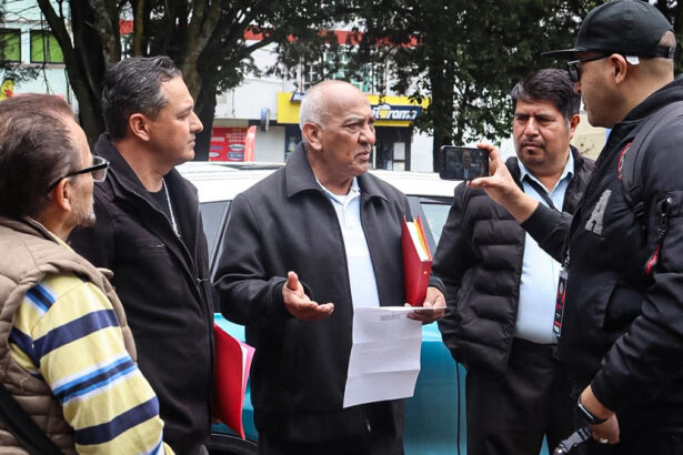 100 periodistas P8aCWa
