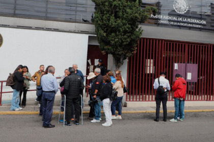 accionistas llevan disputa a tribunales.jpg uOcfQ5
