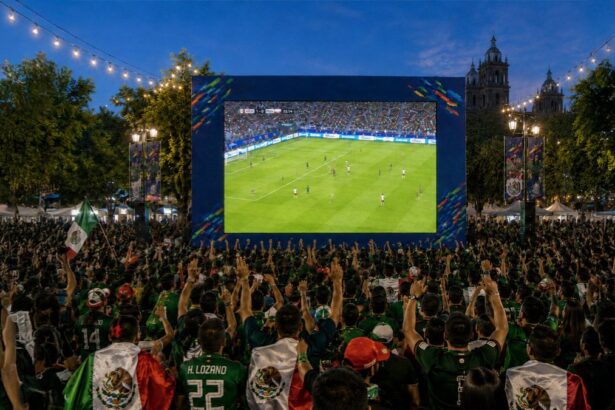 Partido en pantalla gigante ETWhJ2